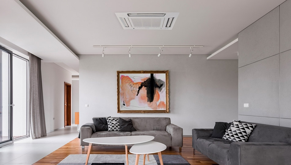 Klimatyzator kasetonowy Panasonic po montażu w salonie