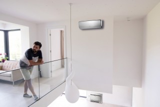 Gree U-Crown Silver lifestyle