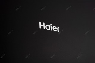 Haier Flexis Plus Black Matt zbliżenie na logo