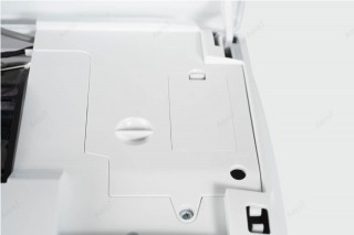 Haier Tundra Plus otwarta klapka, zbliżenie